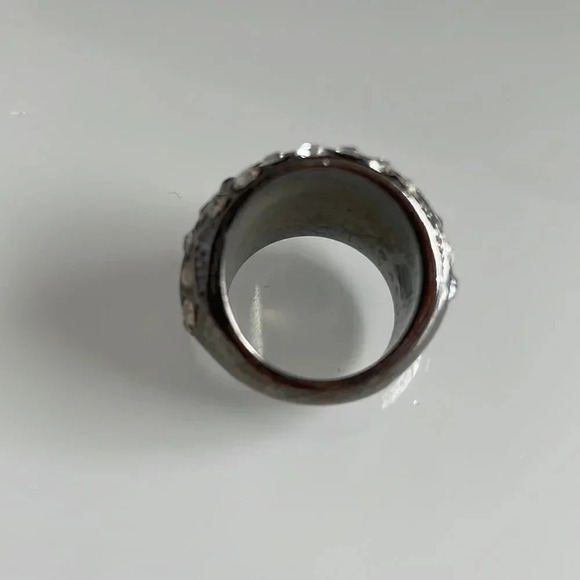 Faux Diamond Ring / FREE  with a purchase - Picture 5 of 12
